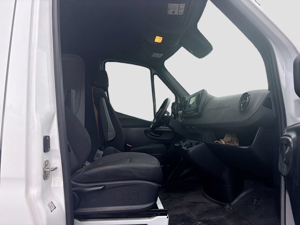 Used 2023 Mercedes-Benz Sprinter 2500 image 28