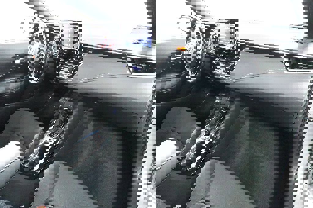 Used 2022 Toyota Corolla SE image 30