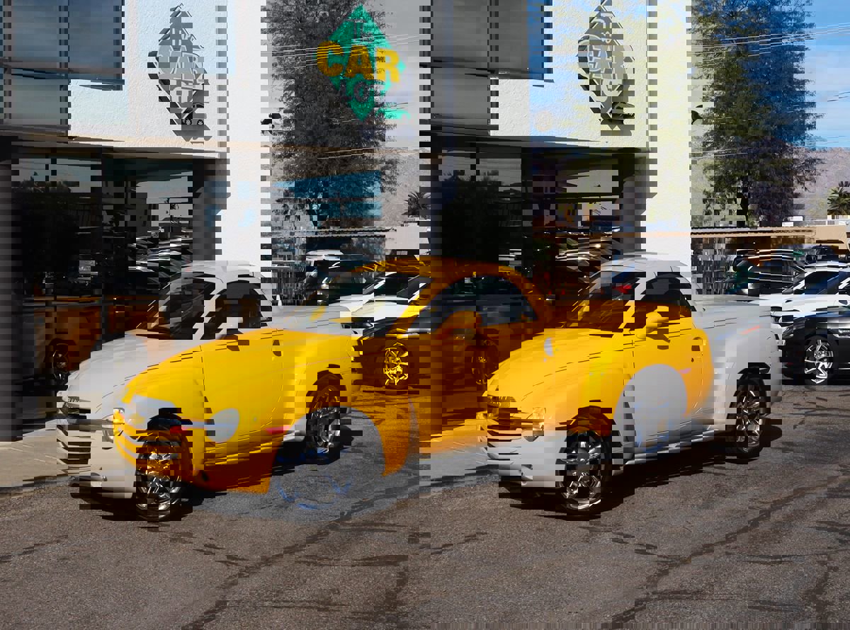 Used 2005 Chevrolet SSR w/ Preferred Equipment Group image 3