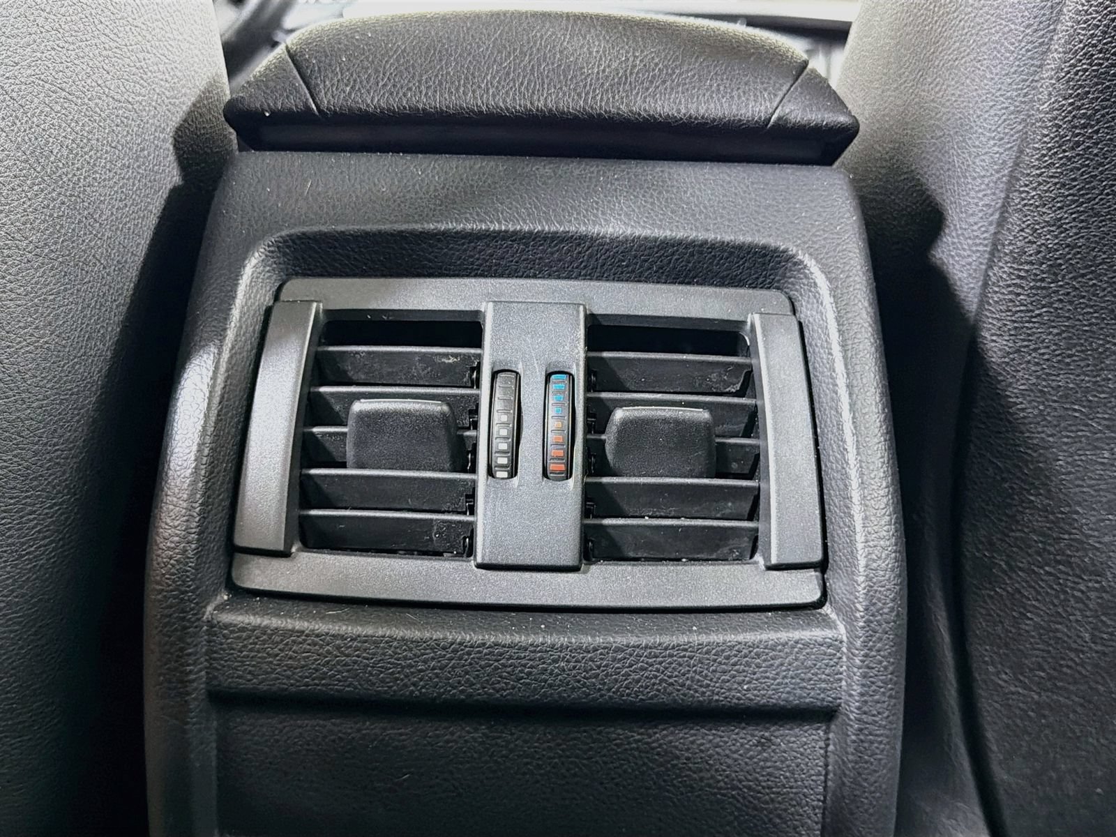 Used 2014 BMW 320i xDrive Sedan AWD/4WD image 24