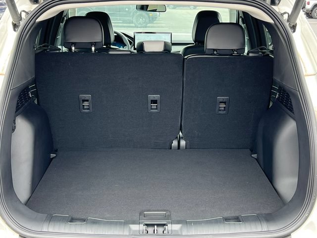 New 2024 Ford Escape SE w/ PHEV Premium Package FWD image 32