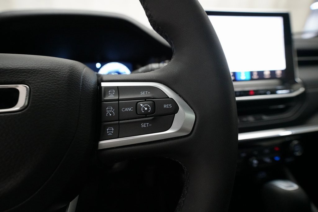 Used 2024 Jeep Compass Limited w/ High Altitude Package image 18