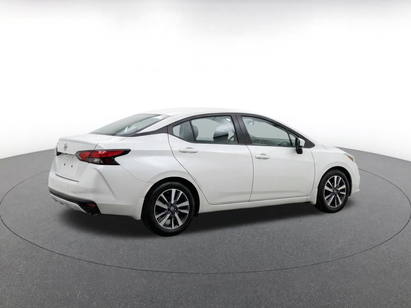 Used 2025 Nissan Versa SV FWD image 10