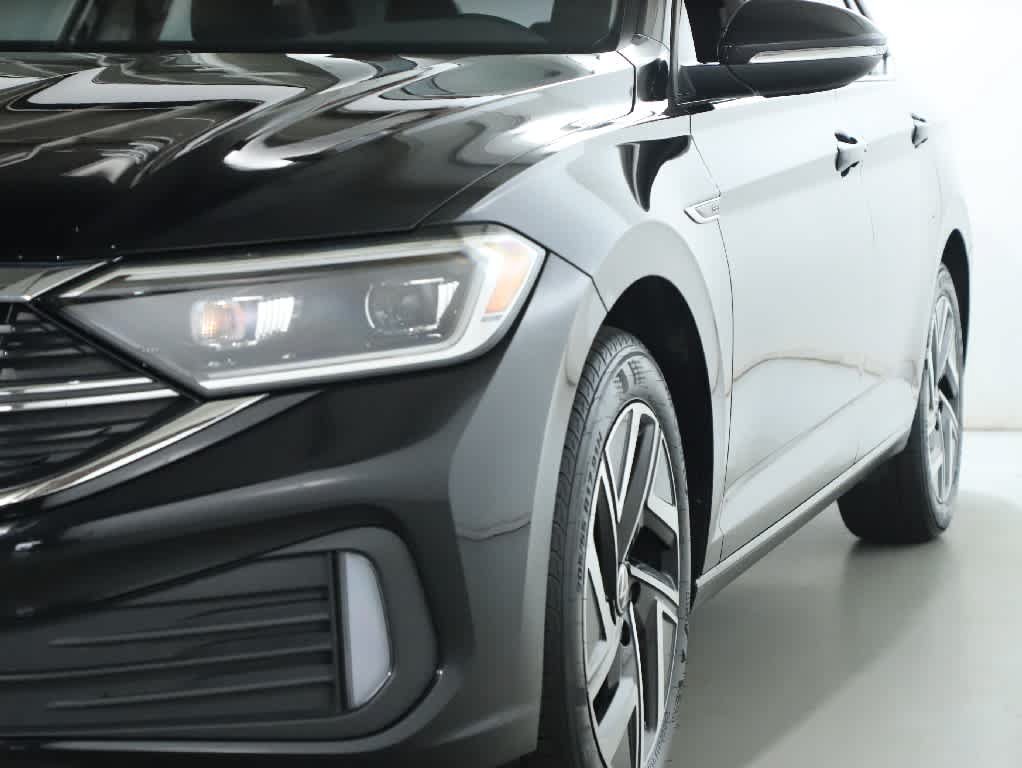 Certified 2024 Volkswagen Jetta SEL FWD image 4