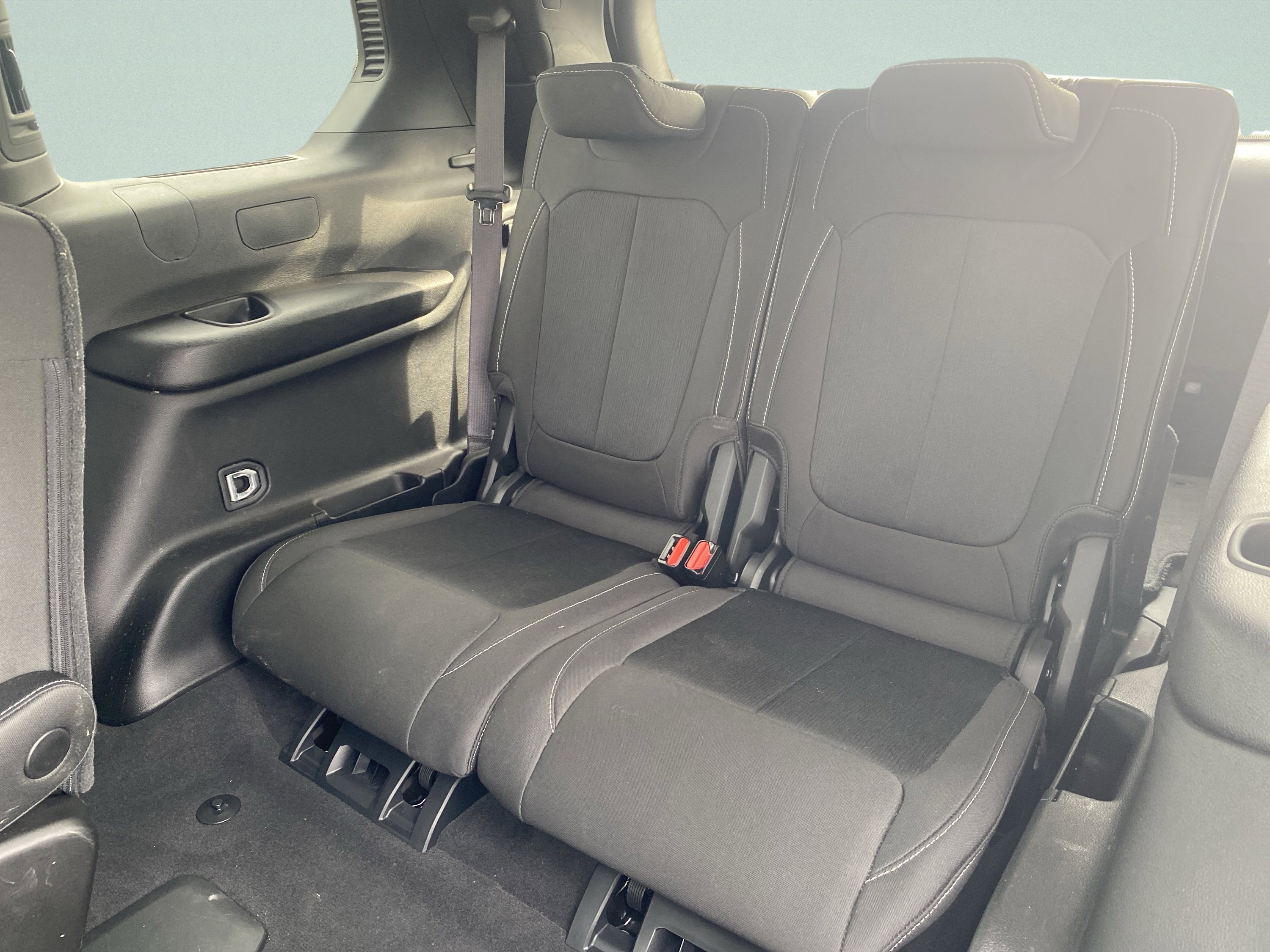 Used 2024 Jeep Grand Cherokee L Laredo image 29