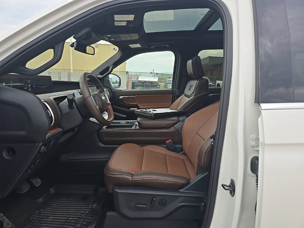 Used 2025 Ford Expedition King Ranch AWD/4WD image 17