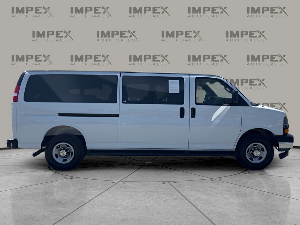 Used 2025 Chevrolet Express 3500 LT w/ LT Preferred Equipment Group RWD image 6