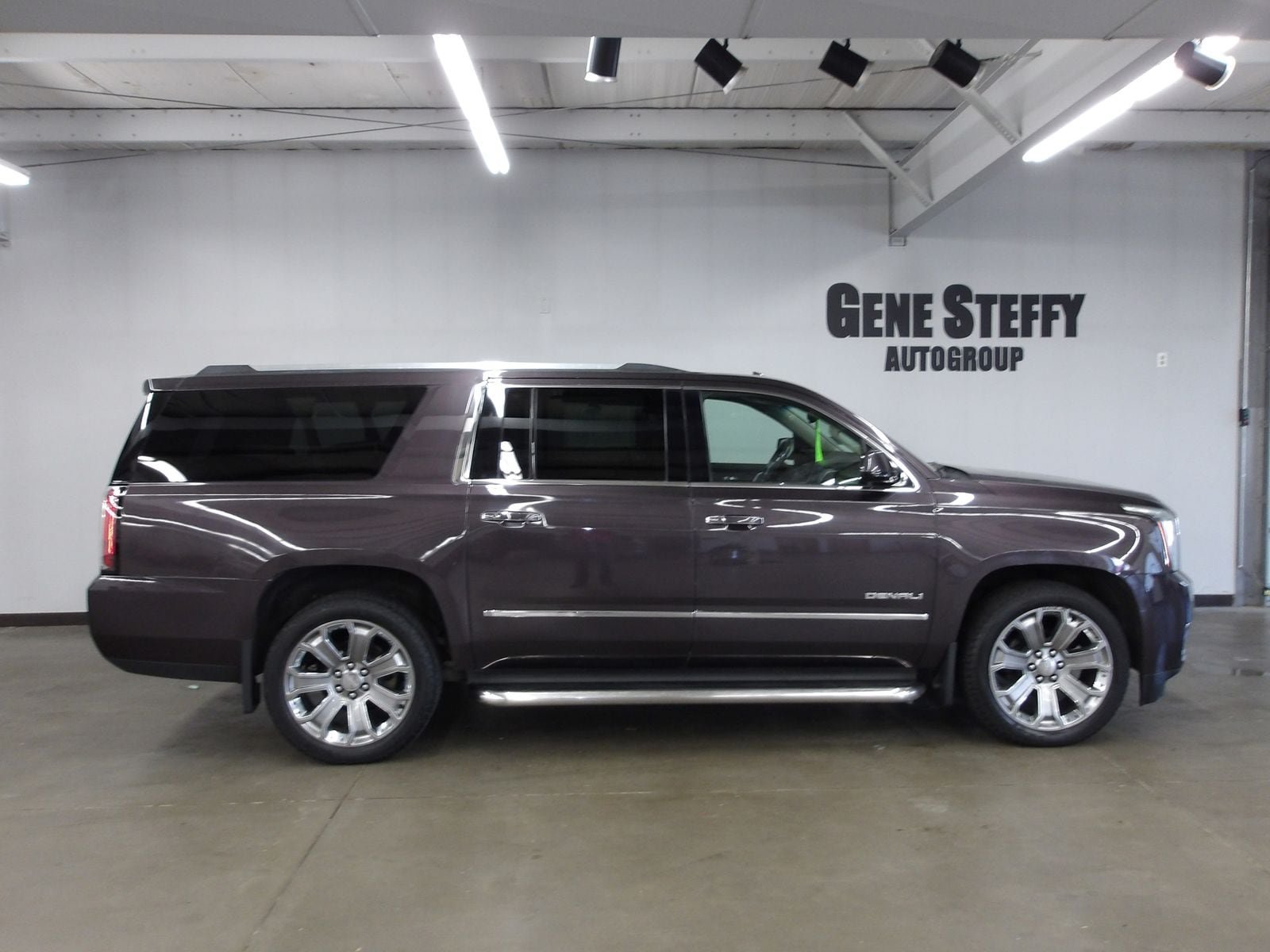 Used 2016 GMC Yukon XL Denali w/ Open Road Package AWD/4WD image 3