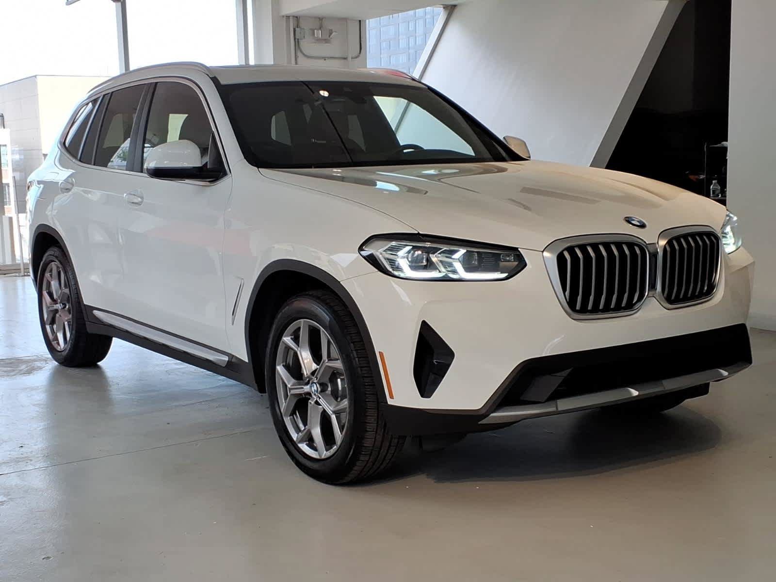Used 2023 BMW X3 xDrive30i w/ Premium Package w/ZPA AWD/4WD image 3