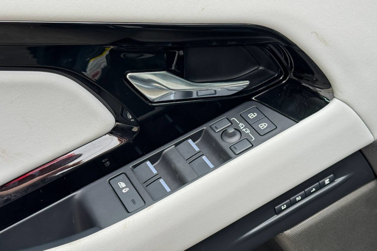 Used 2026 Land Rover Range Rover Evoque Dynamic SE image 27