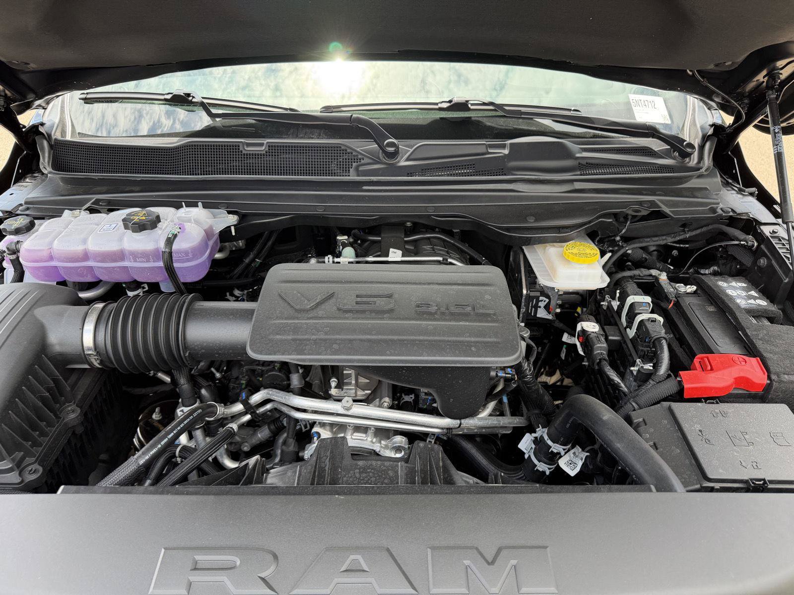 New 2026 RAM 1500 Express AWD/4WD image 23