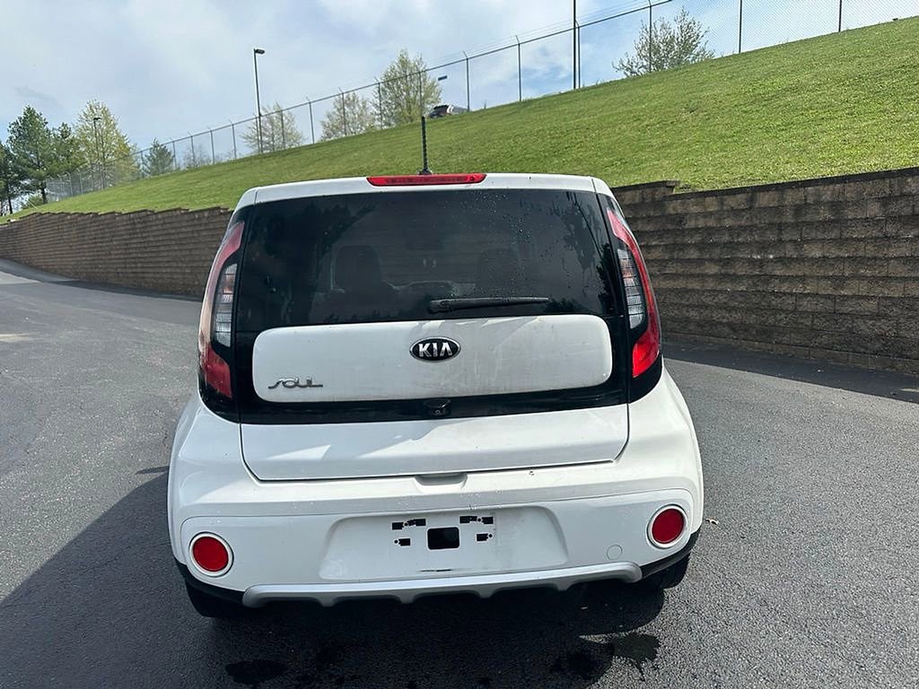 Used 2018 Kia Soul + image 5
