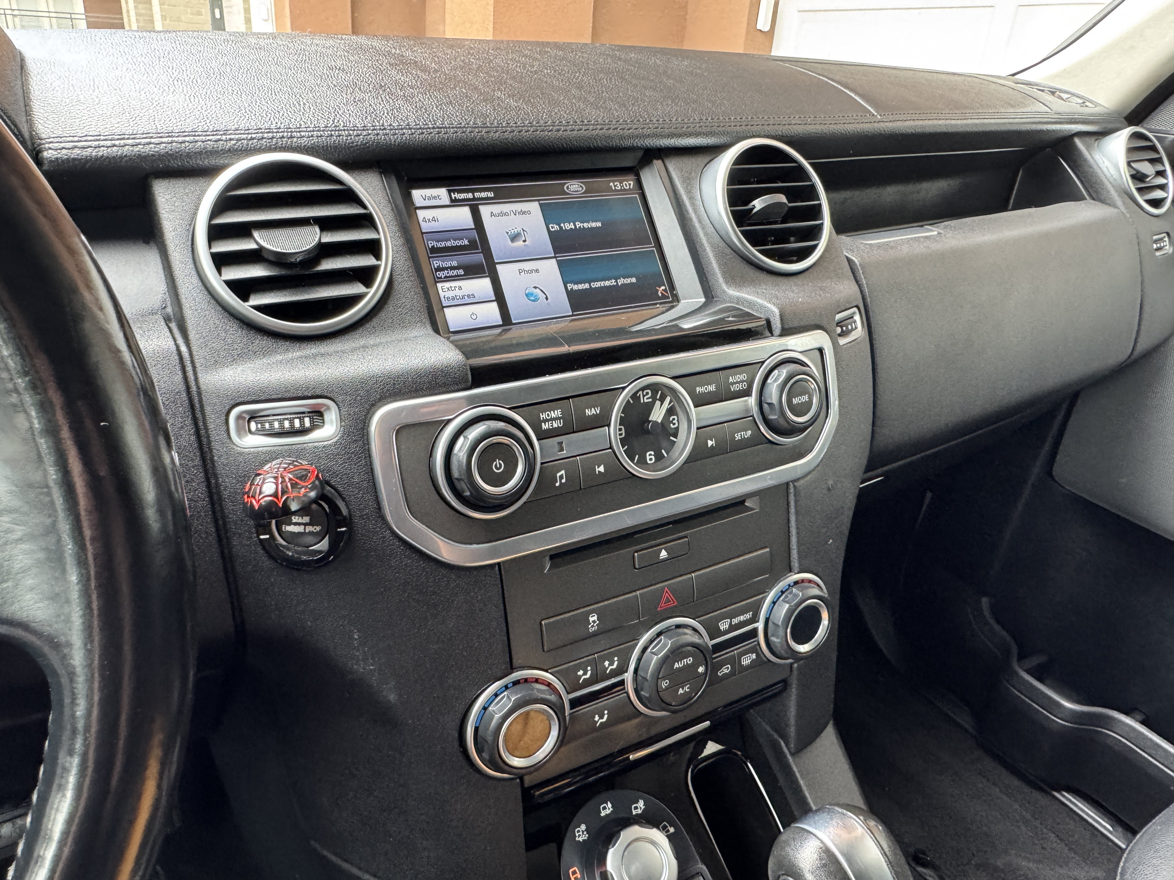 Used 2013 Land Rover LR4 AWD/4WD image 21