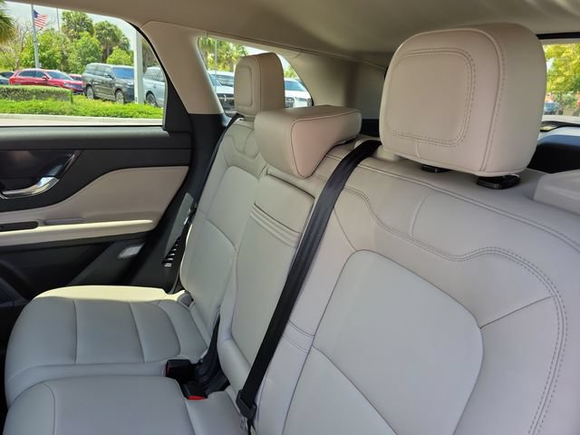 Certified 2025 Lincoln Corsair FWD image 12