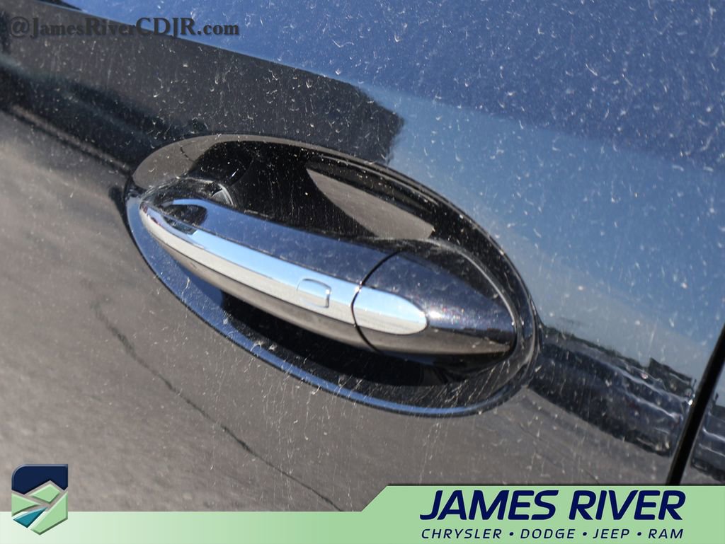 Used 2023 Buick Envision Essence AWD/4WD image 20
