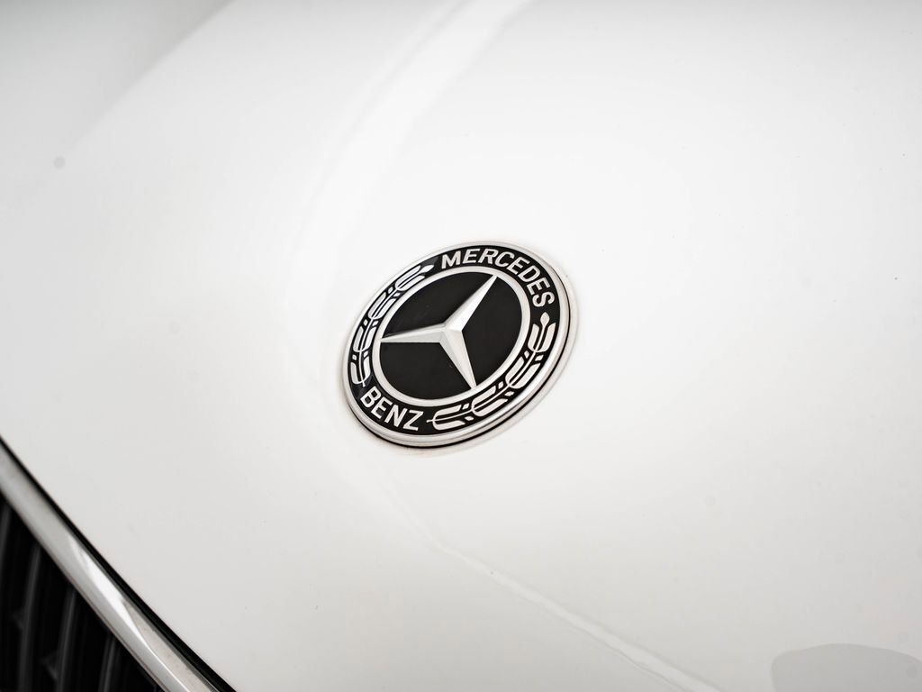 Used 2025 Mercedes-Benz GLC 300 4MATIC image 16