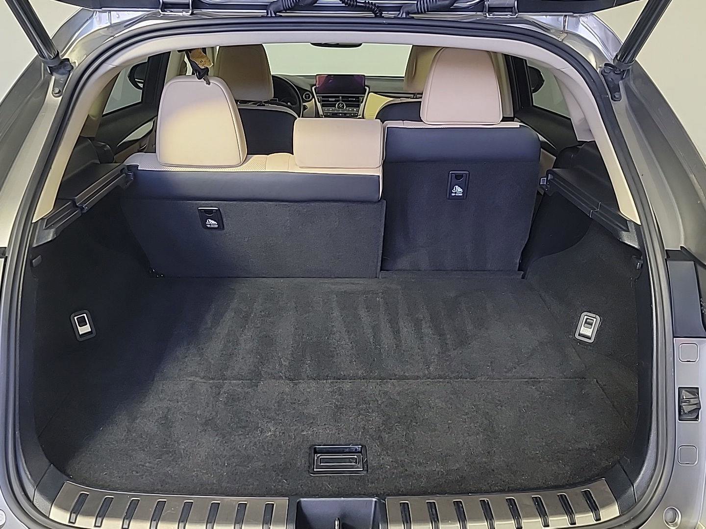 Used 2019 Lexus NX 300h AWD image 9