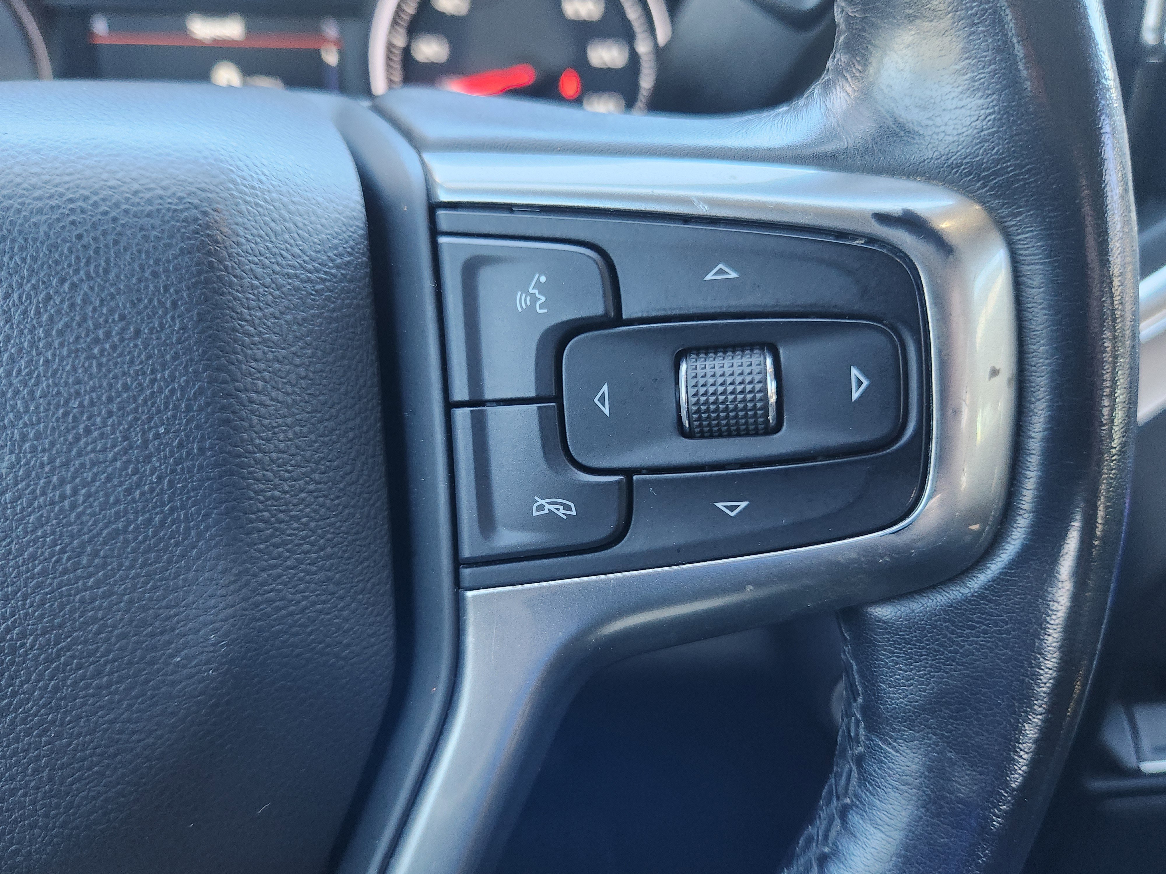 Used 2020 Chevrolet Silverado 1500 LT w/ All-Star Edition AWD/4WD image 17