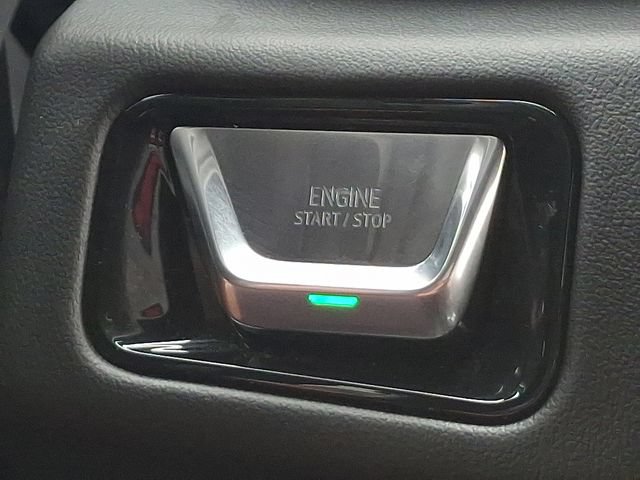 Used 2025 GMC Yukon XL Elevation AWD/4WD image 16