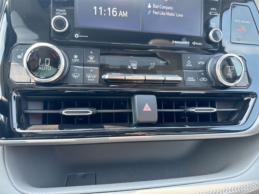 Used 2022 Toyota Highlander XLE image 19