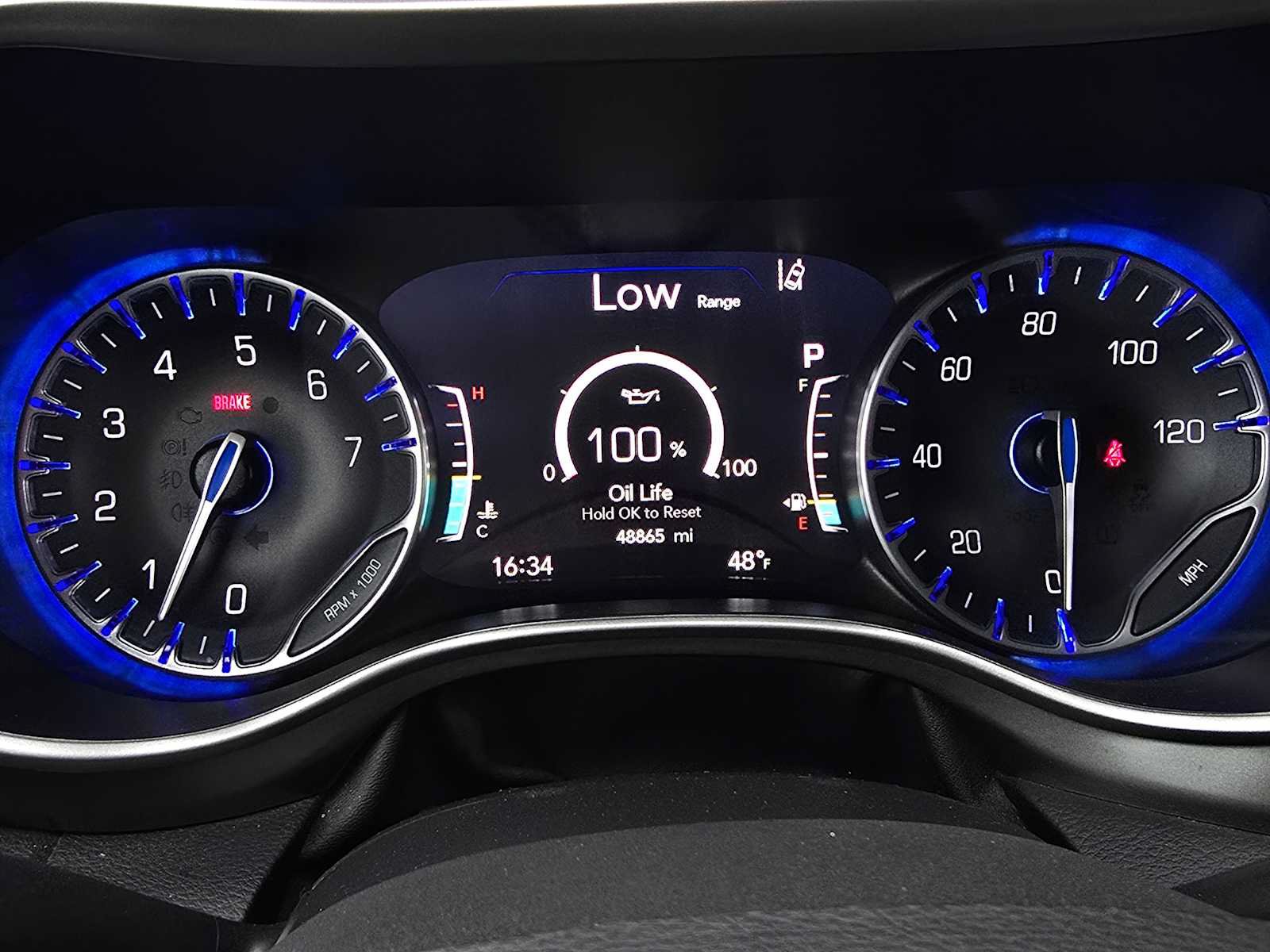 Used 2024 Chrysler Pacifica Touring-L FWD image 27