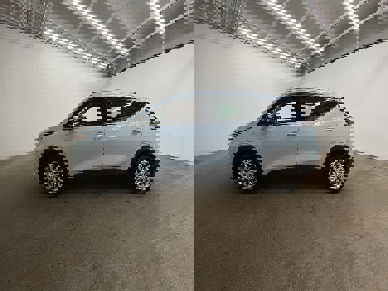 Used 2023 Chevrolet Bolt EUV LT image 3