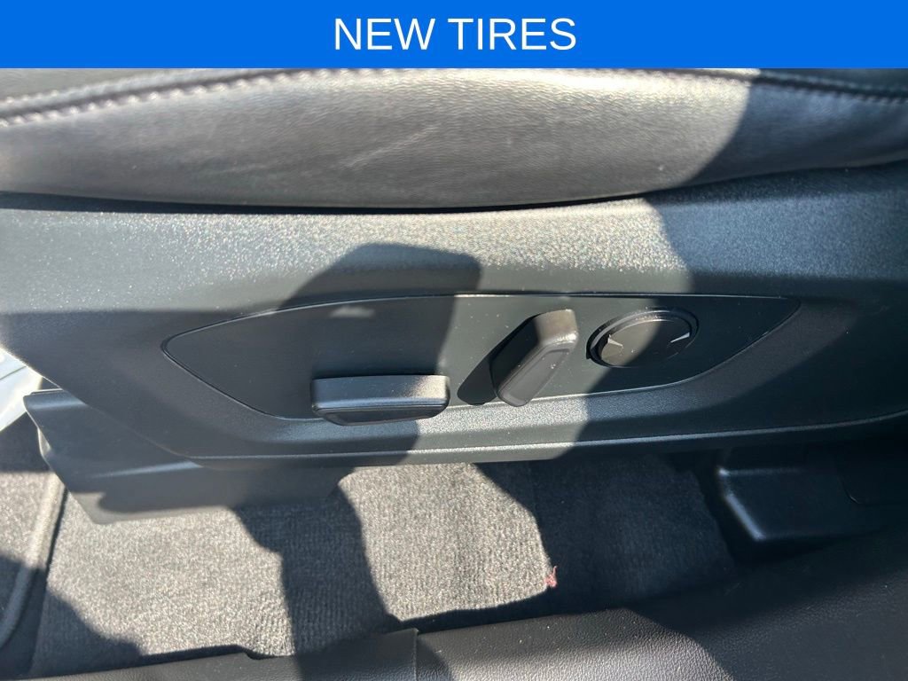 Certified 2022 Ford Explorer XLT w/ Equipment Group 202A image 12