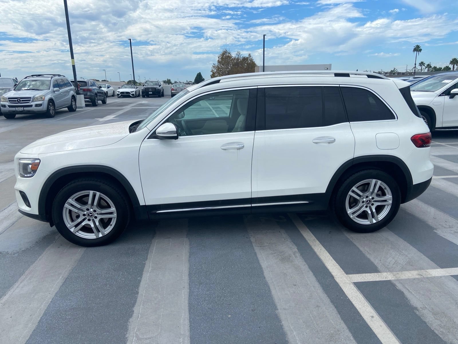 Used 2022 Mercedes-Benz GLB 250 image 2