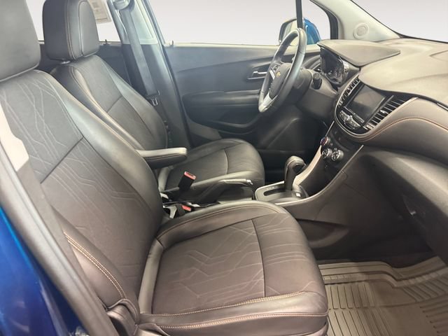 Used 2020 Chevrolet Trax LT w/ LT Convenience Package FWD image 4