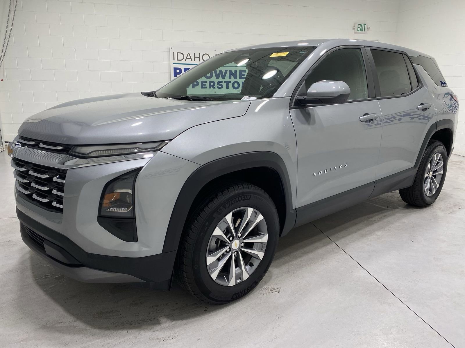 Used 2025 Chevrolet Equinox LT AWD/4WD image 4