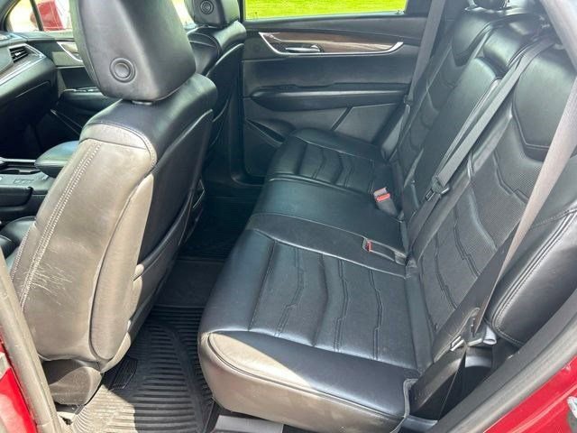 Used 2017 Cadillac XT5 Platinum AWD/4WD image 39