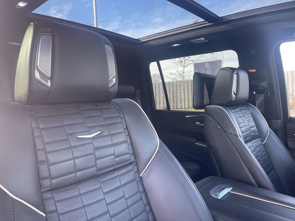 Used 2023 Cadillac Escalade ESV Sport Platinum w/ LPO, ONYX Package image 43