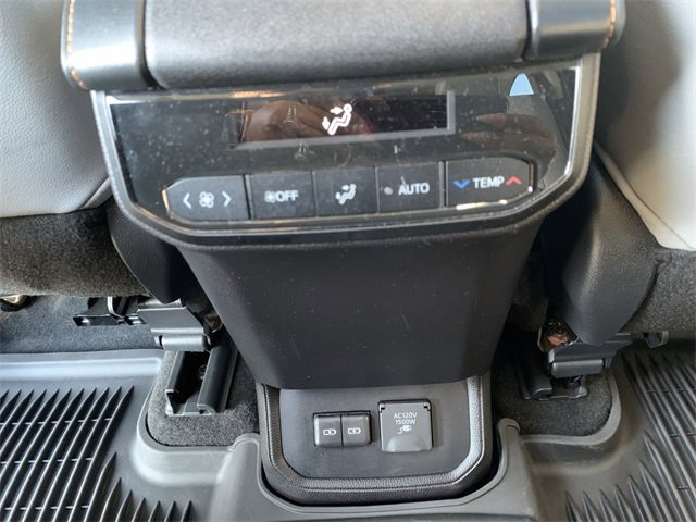 Certified 2023 Toyota Highlander Bronze Edition image 33
