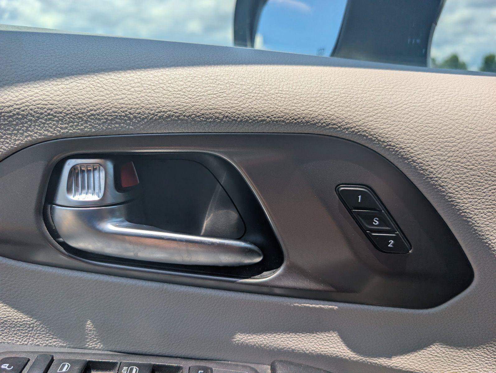 Used 2023 Chrysler Pacifica Touring-L FWD image 30