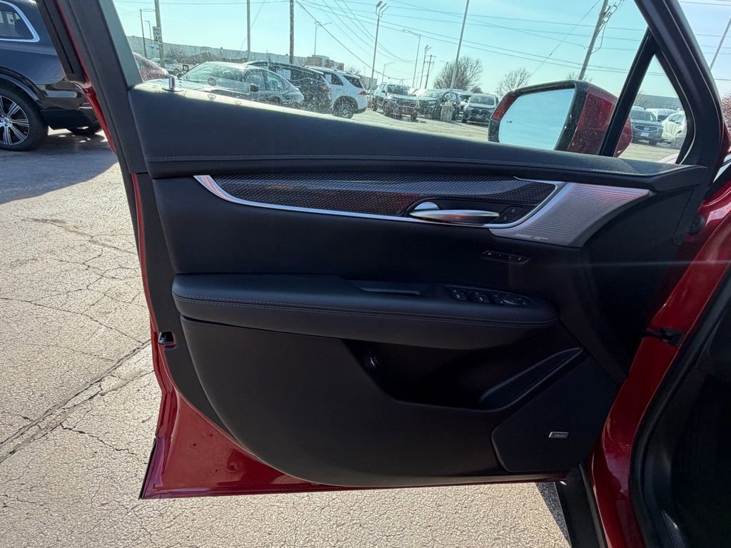 Used 2023 Cadillac XT5 Sportv w/ Technology Package image 10