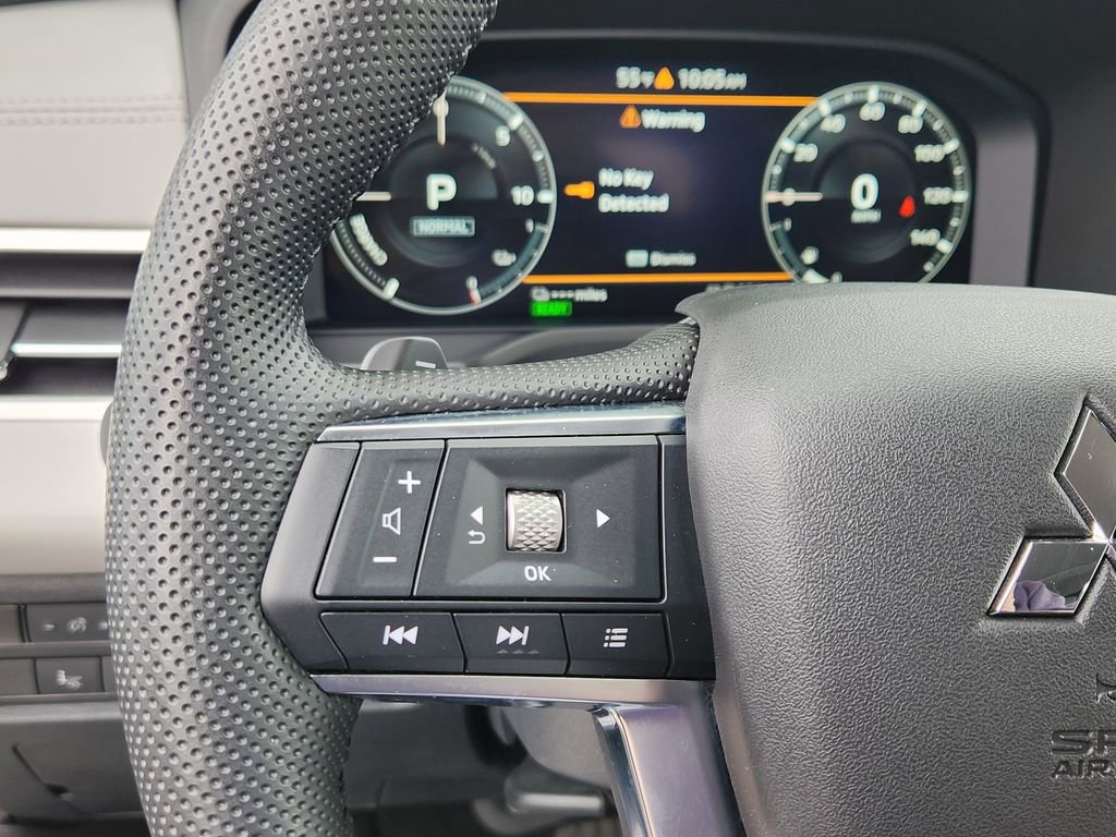 Used 2023 Mitsubishi Outlander 4WD Plug-In Hybrid image 16