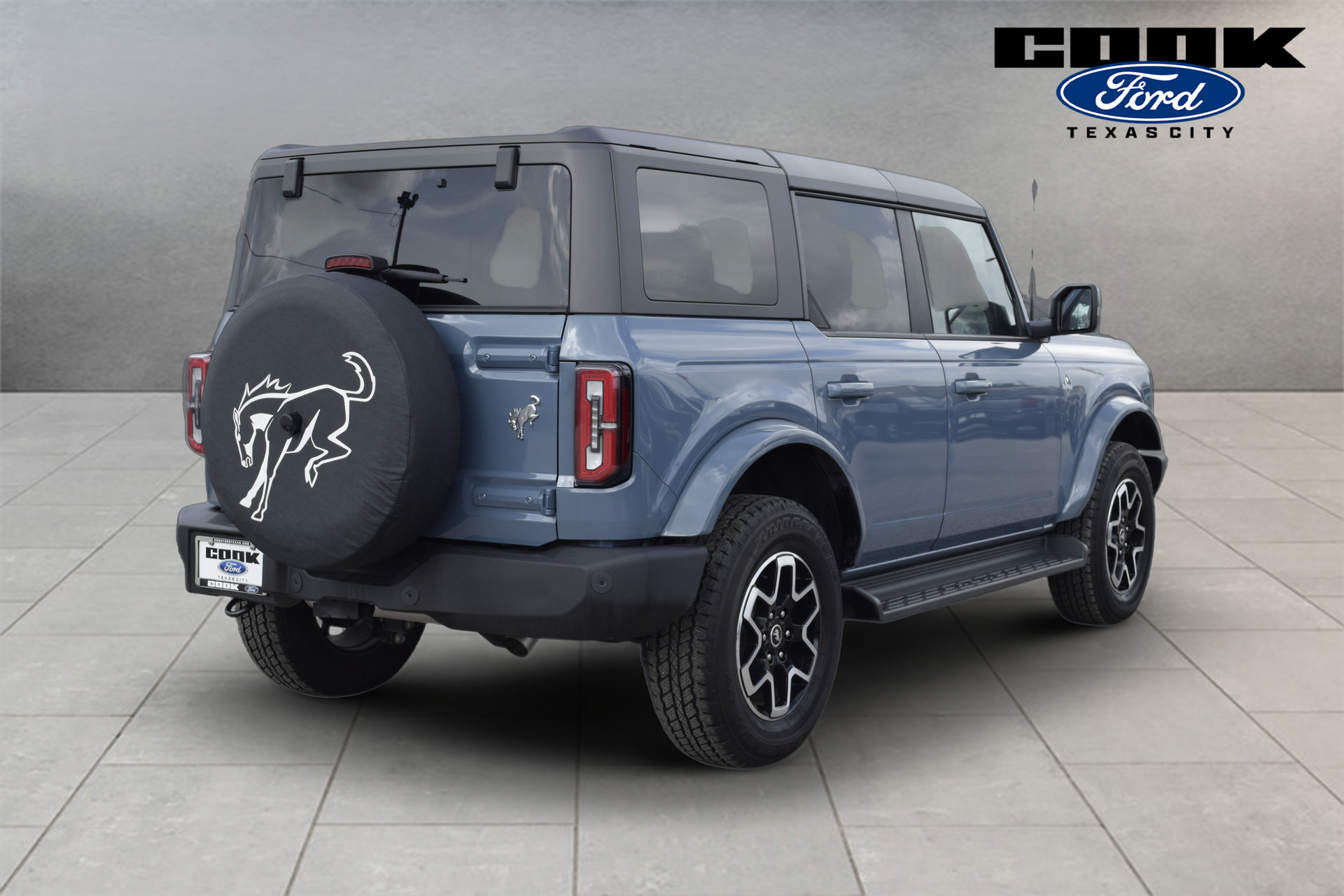 Used 2025 Ford Bronco Outer Banks AWD/4WD image 3