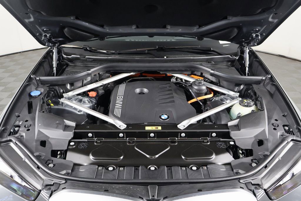 New 2026 BMW X5 xDrive50e w/ Premium Package image 9