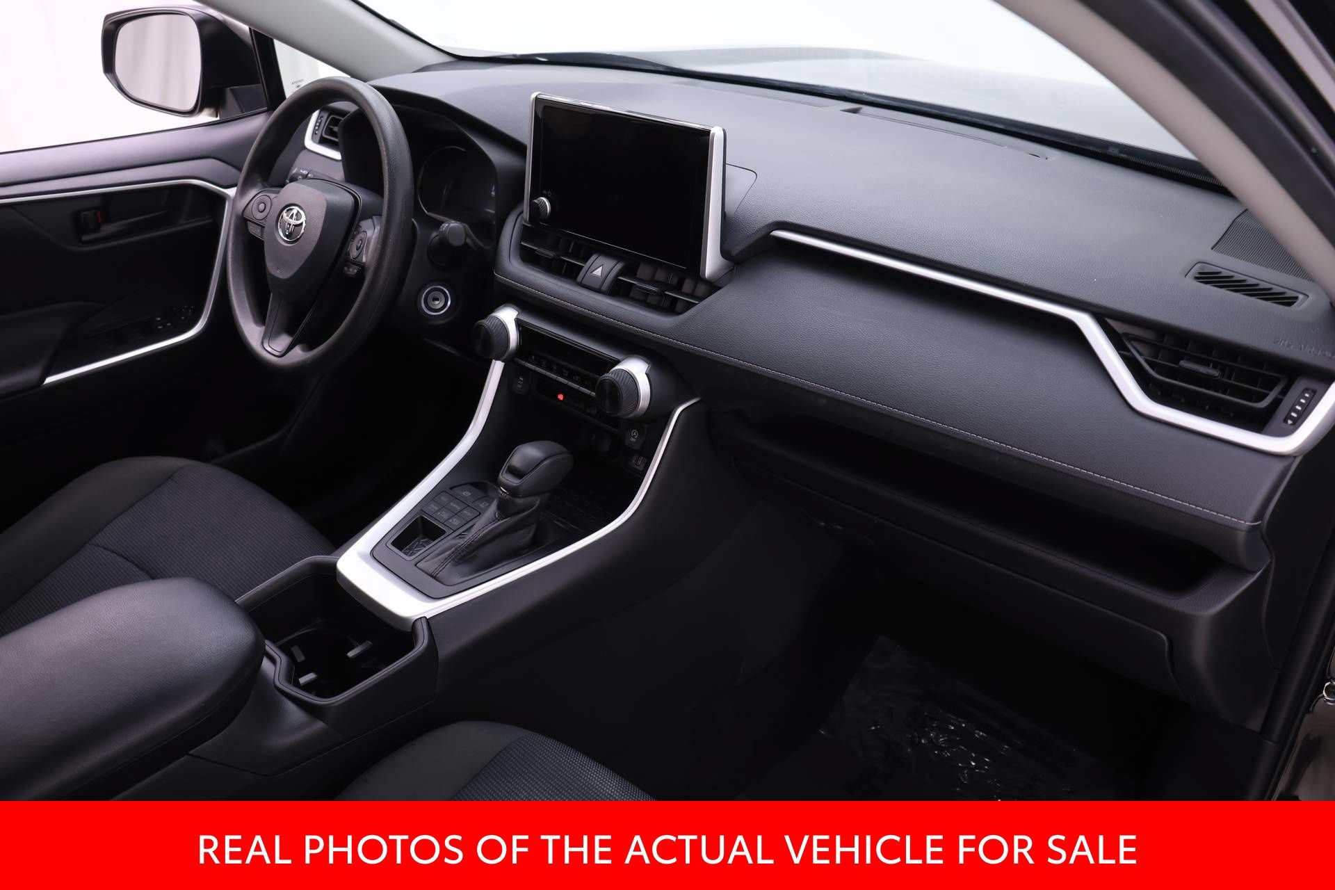 Certified 2024 Toyota RAV4 LE AWD/4WD image 16