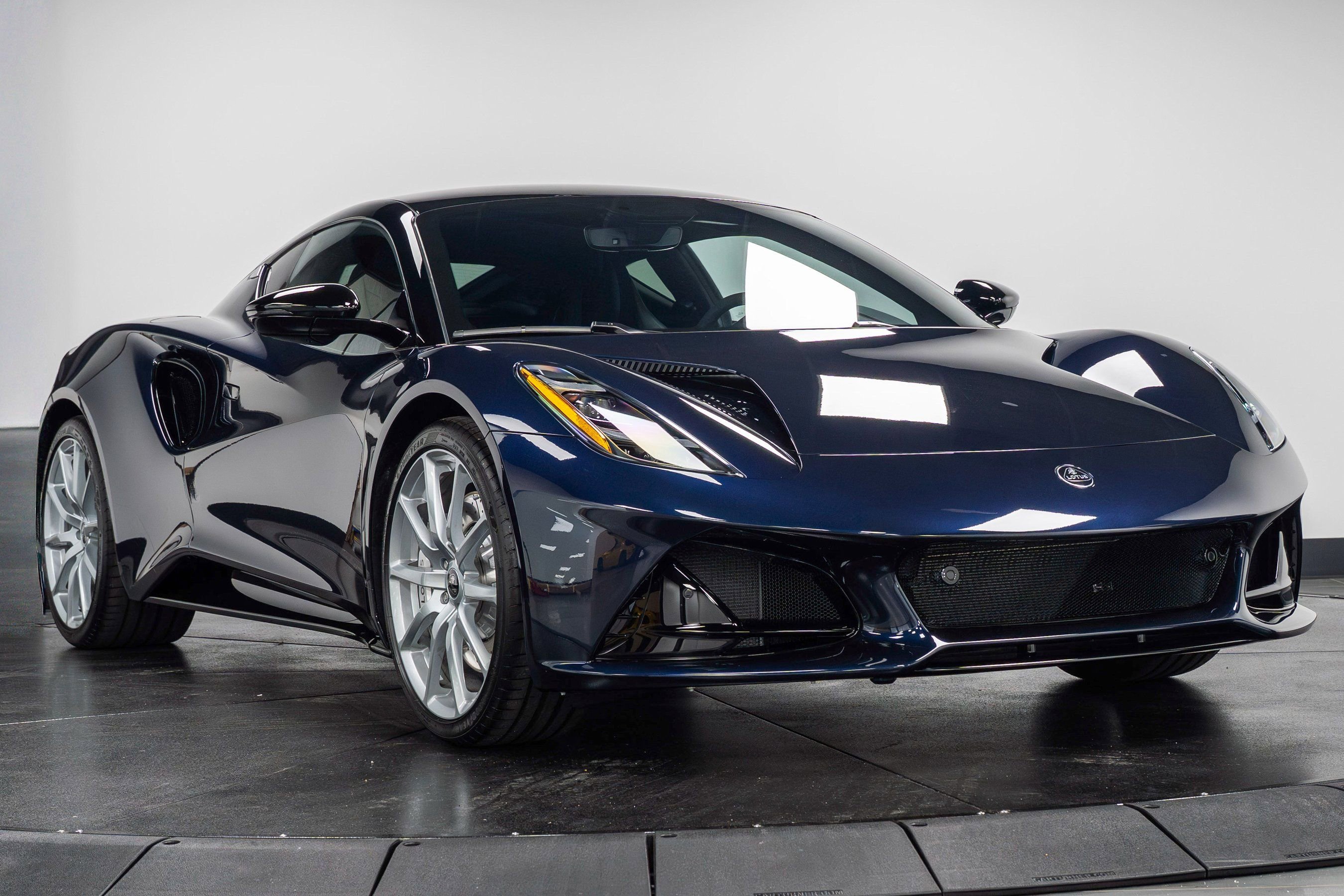 New 2025 Lotus Emira image 31