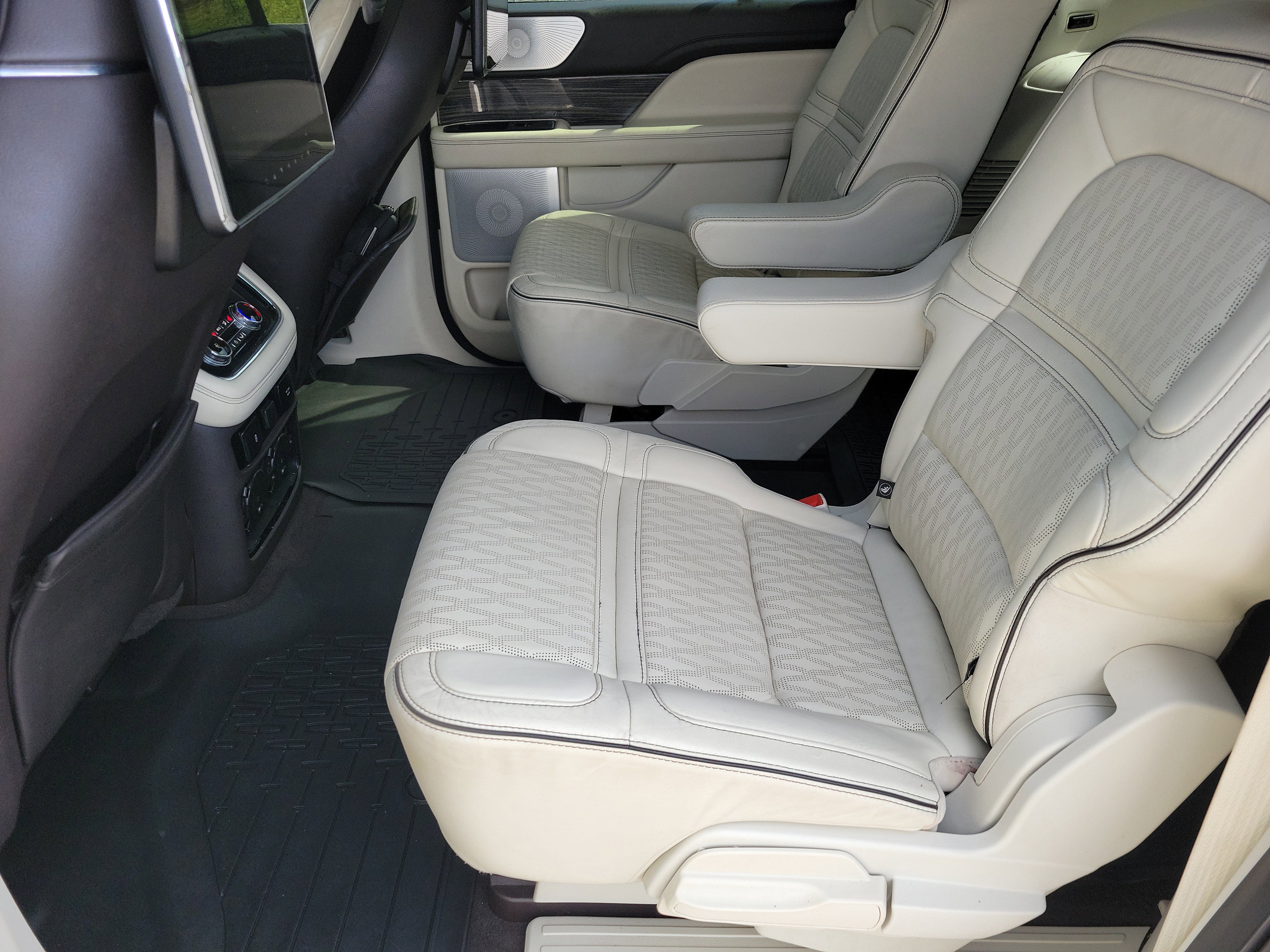 Used 2020 Lincoln Navigator L Black Label image 9