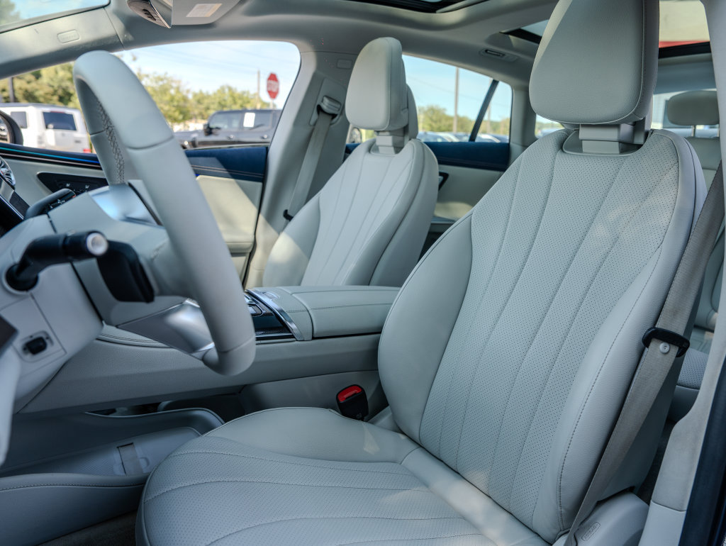 Used 2023 Mercedes-Benz EQE 350+ 4MATIC Sedan w/ Exclusive Trim Package image 18