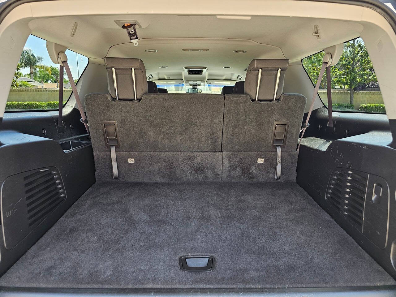 Used 2016 Chevrolet Suburban LS RWD image 16