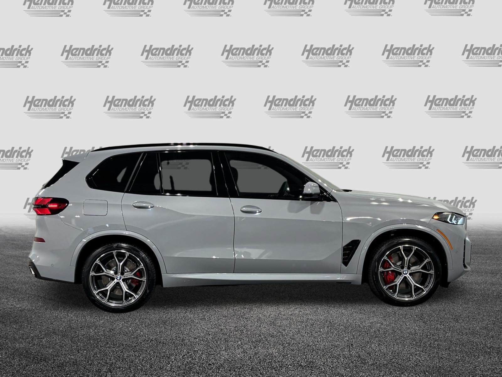 New 2026 BMW X5 xDrive50e w/ M Sport Package AWD/4WD image 9