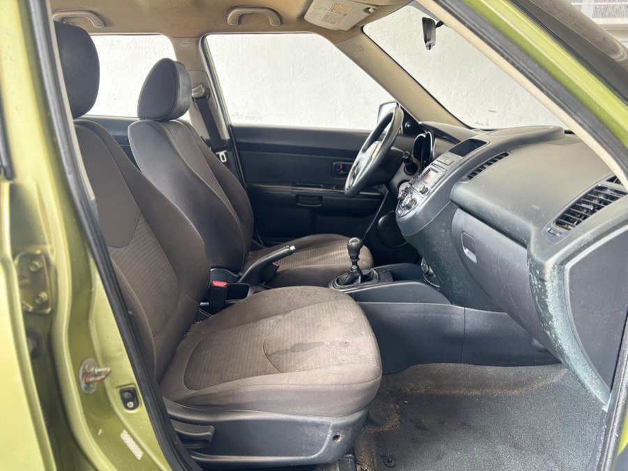 Used 2012 Kia Soul FWD image 19