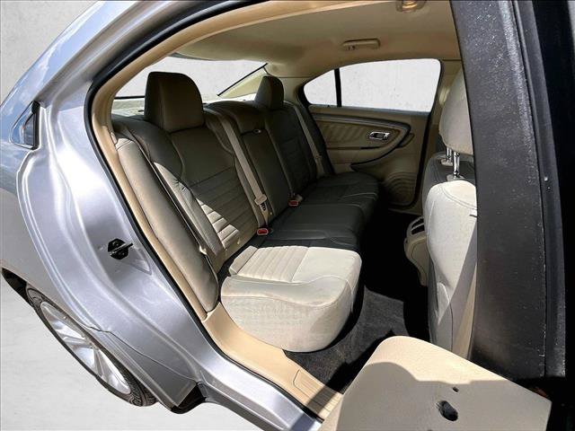 Used 2015 Ford Taurus SE FWD image 26