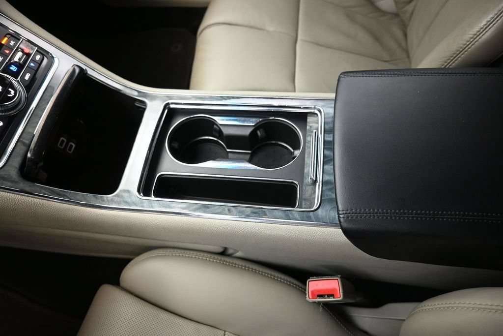 Used 2017 Lincoln Continental Reserve w/ Technology Package FWD image 9