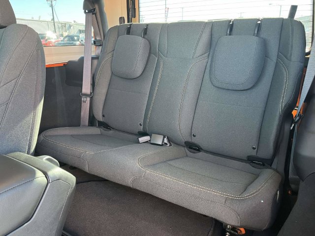 Used 2025 Jeep Wrangler Sport AWD/4WD image 15