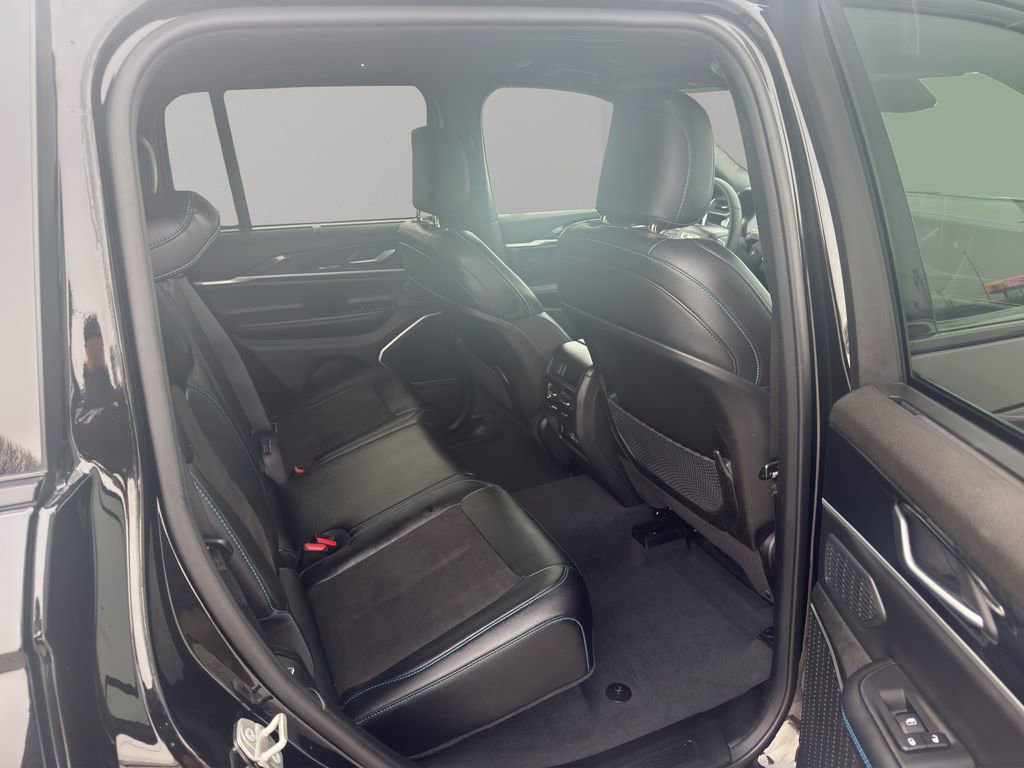 Used 2023 Jeep Grand Cherokee Trailhawk w/ Luxury Tech Group III image 25