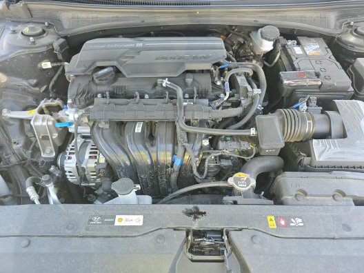 Used 2025 Hyundai Elantra SE FWD image 18